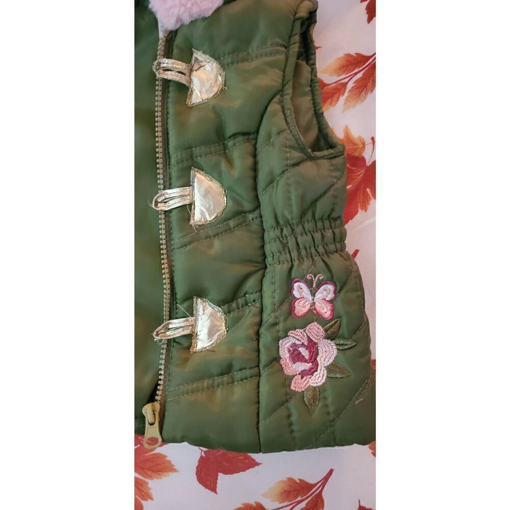 LITTLE LASS PUFFY BABY VEST - Picture 2 of 5